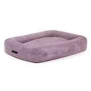 Hundbädd lilac för små hundar i mjukt material, perfekt för en bekväm viloplats.