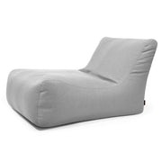 Lounge 100 sittsäcksfåtölj i Nordic Silver, bredare design med högt ryggstöd.