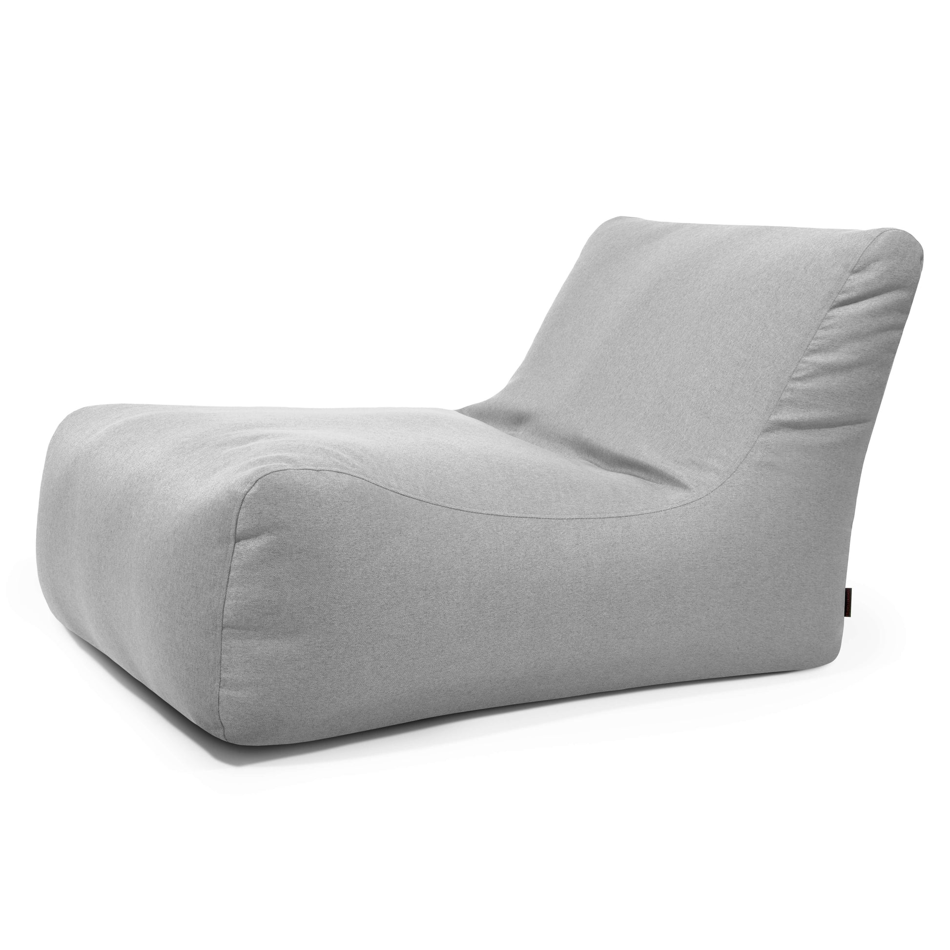 Lounge 100 sittsäcksfåtölj i Nordic Silver, bredare design med högt ryggstöd.