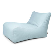 Bred sittsäcksfåtölj Lounge 100 i ljus aquamarine tyg med högt ryggstöd.