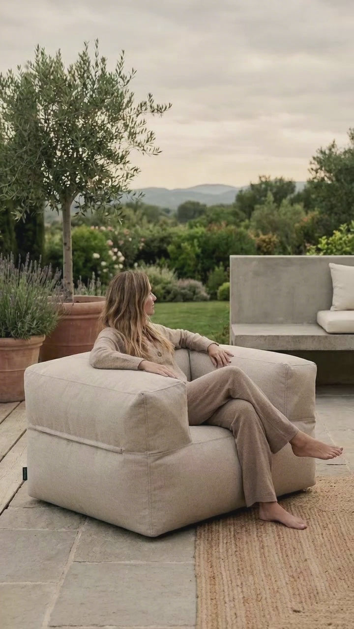 Ladda video: Sittsäck MooG Riviera Beige